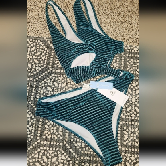 Medium NWT Ribbed Bikini - Picture 3 of 3